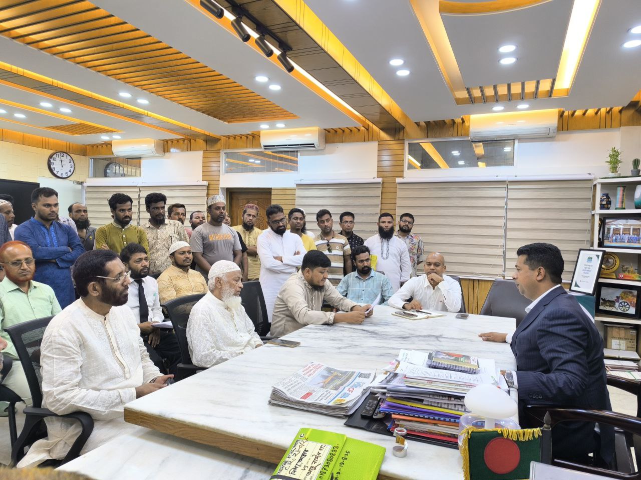 ৯ সেপ্টেম্বর নারায়ণগঞ্জকে MRT-2 (মেট্রোরেল) প্রকল্পে যুক্ত করার দাবিতে নারায়ণগঞ্জ জেলা প্রশাসক এর নিকট স্মারকলিপির প্রদান